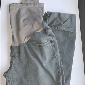 Motherhood Maternity Jean capris Size Small